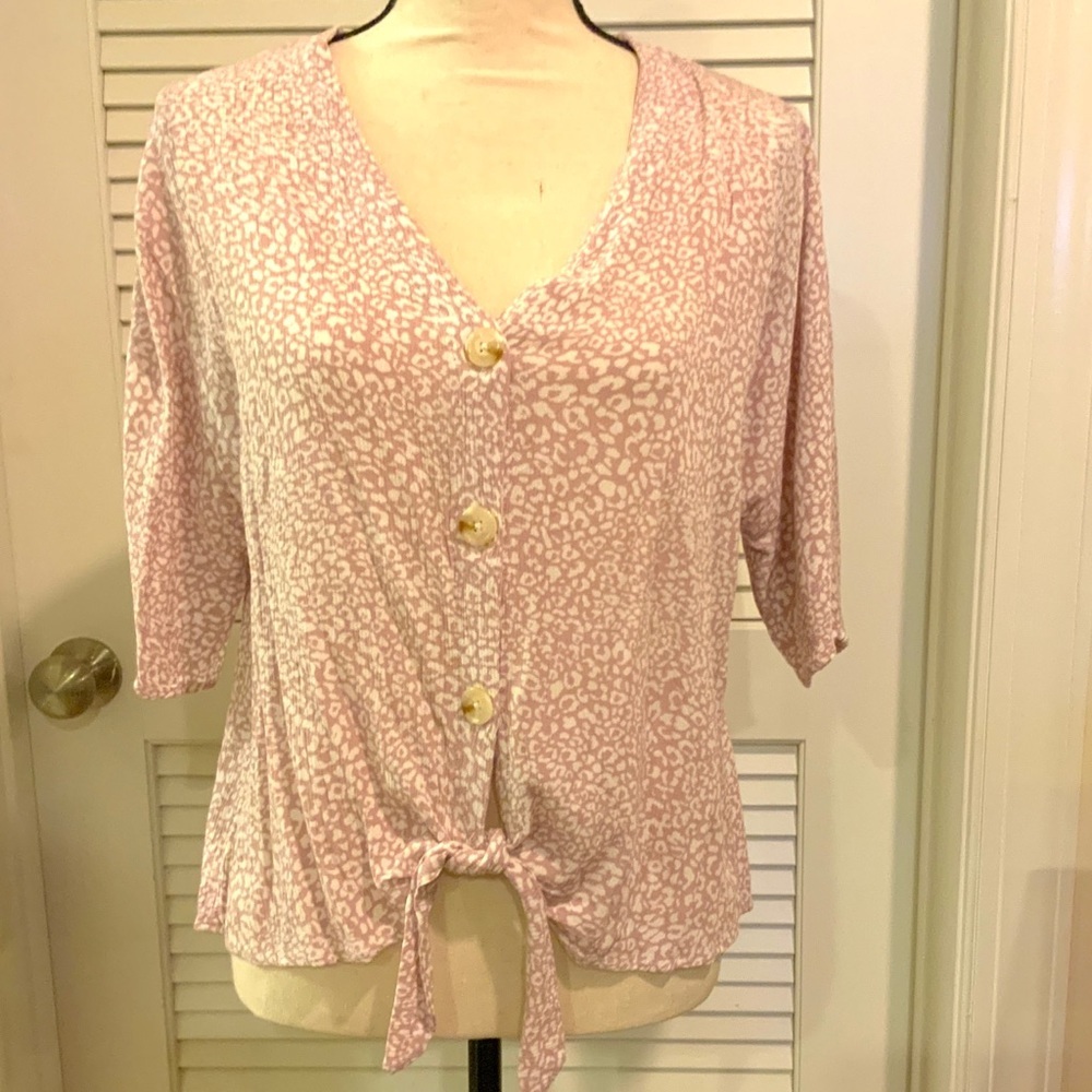 Like new! Crepe tie-front blouse Sz Lrg